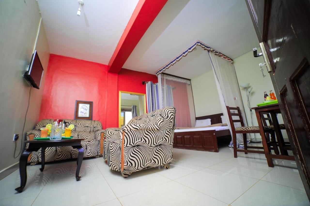 Royal Park Hotel Jinja Esterno foto